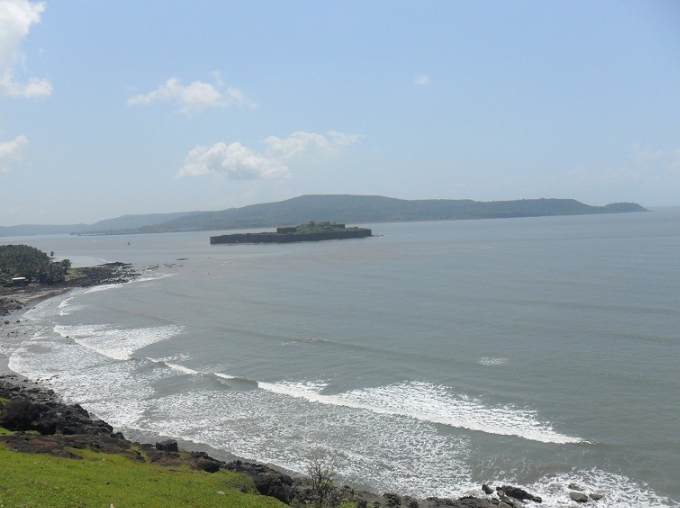 Murud Beach, Raigad, Maharashtra - Vushii.com Murud Beach, Raigad, Maharashtra - Vushii.com